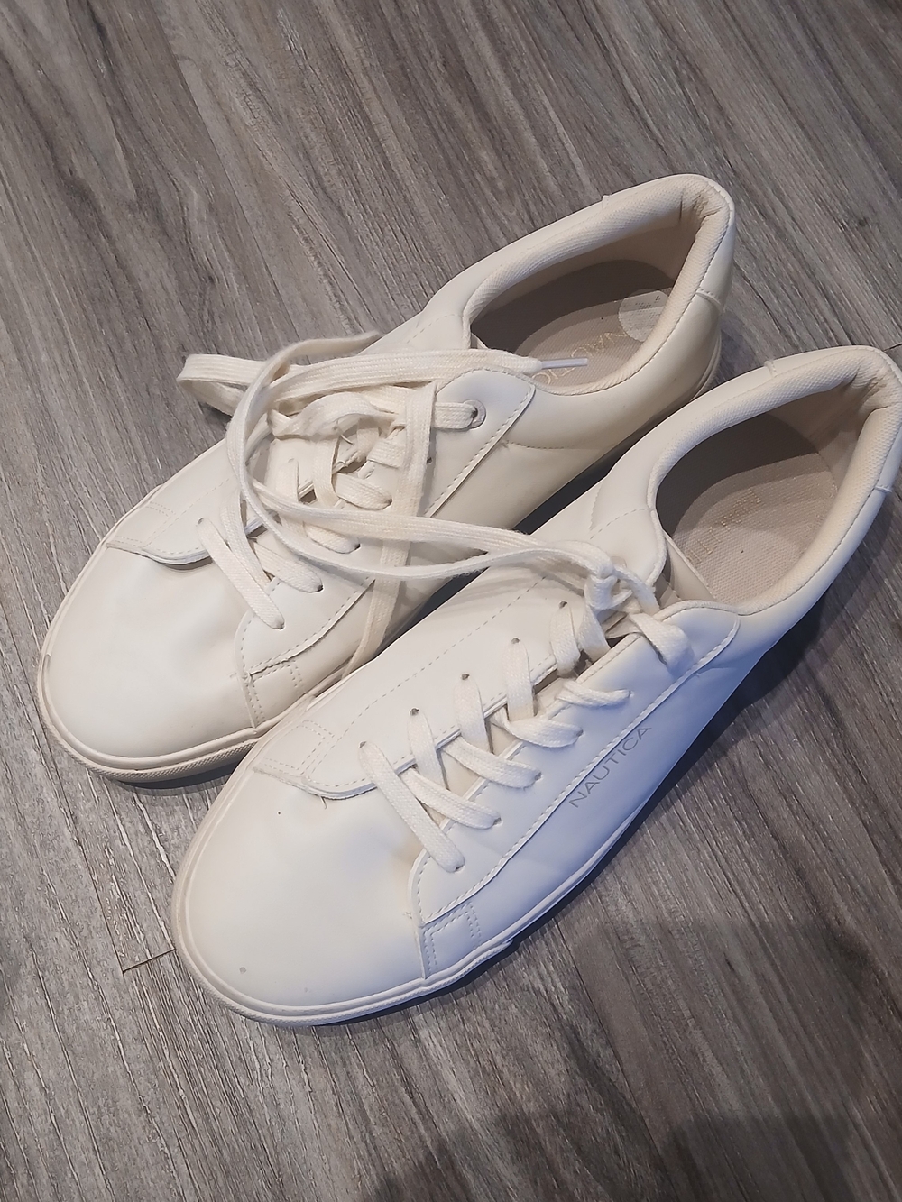 Nautica Men's White Low-Top Leather Sneakers